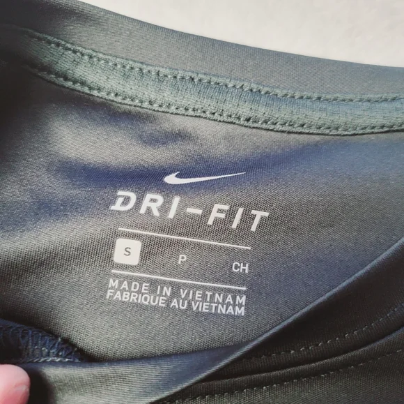 Nike Gray Youth Dri-Fit Long Sleeved Shirt Unisex Size Small - Picture 2 of 7